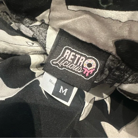 ModCloth Retrolicious | Shark Print Novelty Skirt Black Gray | Medium - Picture 10 of 12